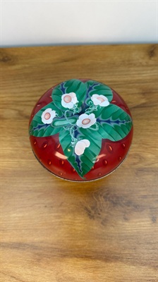 Strawberry Shaped Lithographed Tin Trinket Box Storage Vtg MCM Fruit Tin view 4