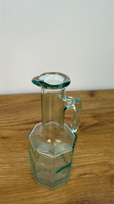 Mod Dep Octagonal Glass Decanter Cruet Bottle 250ml | Oil, Vinegar, and Dressing Dispenser view 8