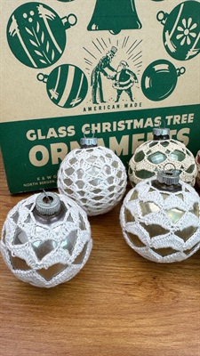 12 Shiny Brite Glass Christmas Ornaments - Colorful, Unsilvered Vintage Crocheted - 1940- 1950's Made in U.S.A. RARE view 9
