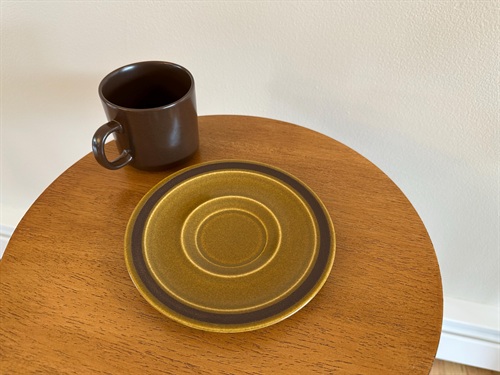 Vintage MCM Stoneware Coffee Cups and Saucers | Brown and Golden | Made in Japan SET OF 3 view 3