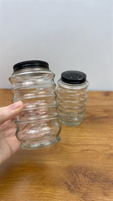 Vintage Sellers Hoosier Beehive Salt and Pepper Shakers- Depression Glass view 3