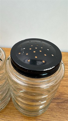 Vintage Sellers Hoosier Beehive Salt and Pepper Shakers- Depression Glass view 5