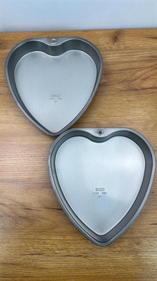 Vintage EKCO Aluminum Non-Stick Heart Shaped Cake Pans- SET OF 2 view 1