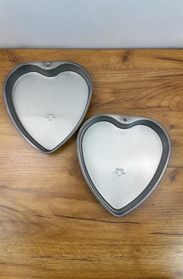 Vintage EKCO Aluminum Non-Stick Heart Shaped Cake Pans- SET OF 2 view 2