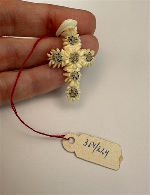 Vintage Carved Edelweiss Flower Cross Pendant | Alpine Souvenir Germany view 4