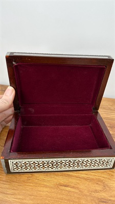 Vintage Handmade Egyptian Mother of Pearl Inlay Jewelry Box: Moroccan Marquetry Wood Storage view 5