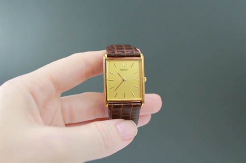 Vintage Seiko Quartz V700-5K30 Tank Watch Gold Tone with Champagne Dial- 1990's view 1