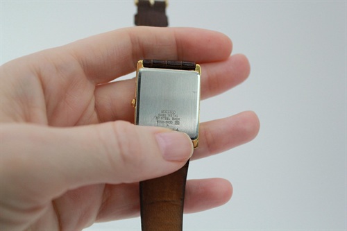 Vintage Seiko Quartz V700-5K30 Tank Watch Gold Tone with Champagne Dial- 1990's view 10