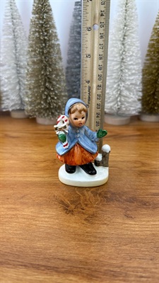 Vintage Napco Christmas Girl with Candy Cane Figurine -1950's Japan view 8