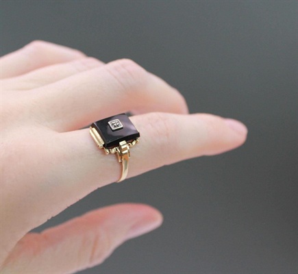 Vintage 10k Gold Black Onyx Ring With Diamond Accent | SIZE 7.75 view 7