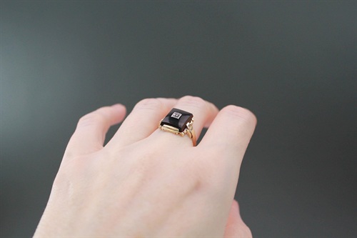 Vintage 10k Gold Black Onyx Ring With Diamond Accent | SIZE 7.75 view 8