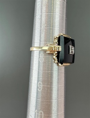Vintage 10k Gold Black Onyx Ring With Diamond Accent | SIZE 7.75 view 9