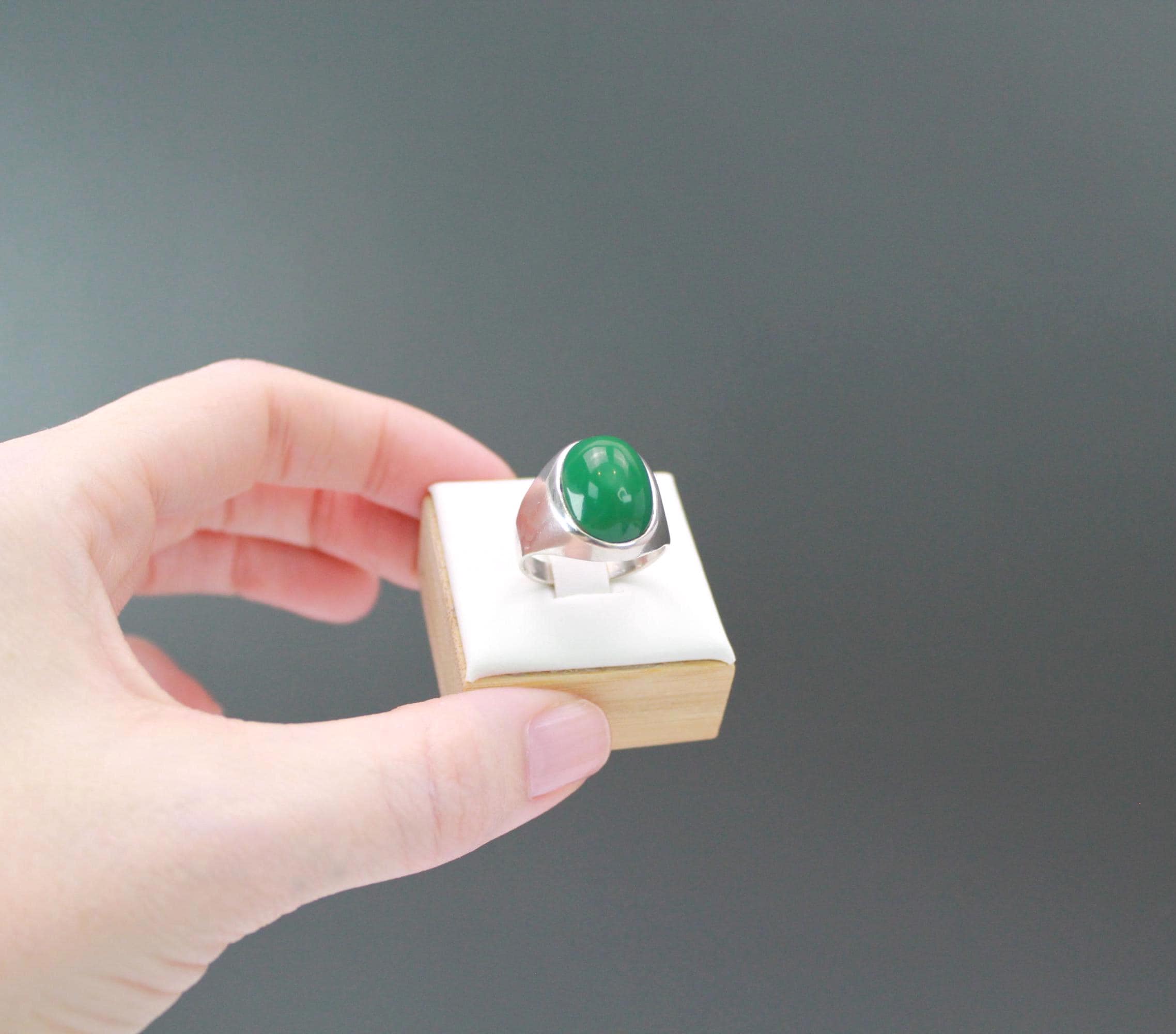 Vintage Sterling Silver Green Cabochon Signet Ring- SIZE 8.25