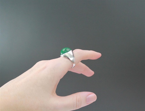 Vintage Sterling Silver Green Cabochon Signet Ring- SIZE 8.25 view 2