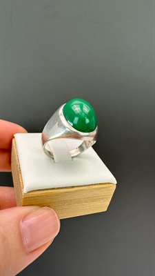 Vintage Sterling Silver Green Cabochon Signet Ring- SIZE 8.25 view 8