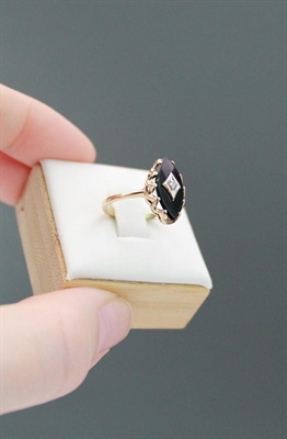 Vintage 10k Gold Black Onyx Ring With Diamond Accent | SIZE 5.5 view 3