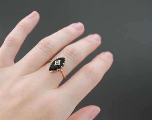 Vintage 10k Gold Black Onyx Ring With Diamond Accent | SIZE 5.5 view 4