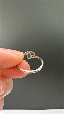 Vintage Emerald 10k White Gold Ring | Dainty Ring with Diamond Chip | Size 6.25 view 7