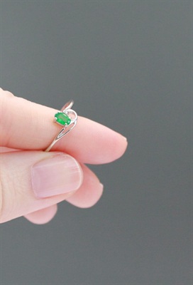 Vintage Emerald 10k White Gold Ring | Dainty Ring with Diamond Chip | Size 6.25 view 9