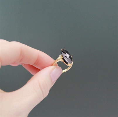 Vintage 14k Solid Gold Black Onyx and Diamond Ring  | SIZE 7.75 view 7