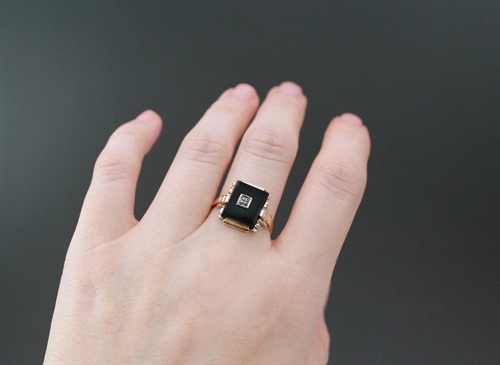 Vintage 10k Gold Black Onyx Ring With Diamond Accent - SIZE 7.75 view 1