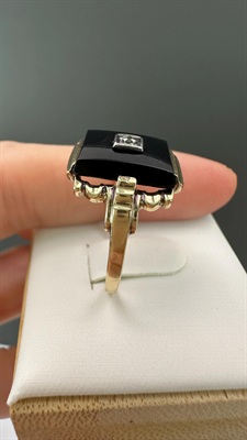 Vintage 10k Gold Black Onyx Ring With Diamond Accent - SIZE 7.75 view 4