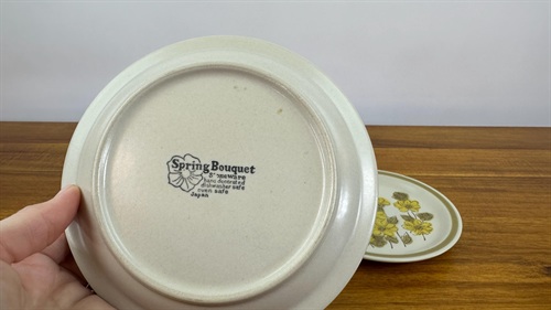 Vintage Spring Bouquet bread/salad plates 1970's Stoneware Japan 6" Plate SET OF 2 view 2