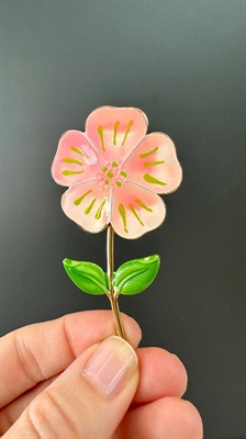 Vintage Enamel Pink Flower Pin/ Brooch view 1