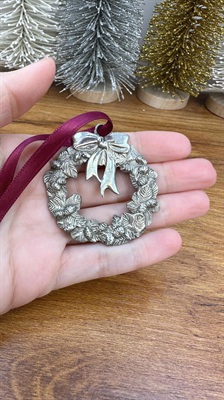 Vintage 1980's Christmas Ornament -Seagull Pewter Wreath Ornament- 1985 view 1