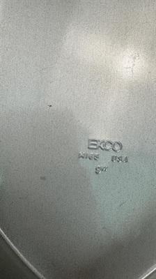 Vintage EKCO Aluminum Non-Stick Heart Shaped Cake Pans- SET OF 2 view 6