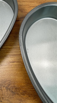 Vintage EKCO Aluminum Non-Stick Heart Shaped Cake Pans- SET OF 2 view 9