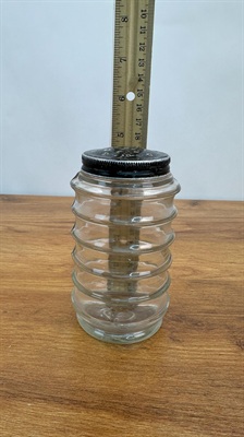 Vintage Sellers Hoosier Beehive Salt and Pepper Shaker- Depression Glass view 4