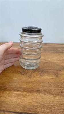 Vintage Sellers Hoosier Beehive Salt and Pepper Shaker- Depression Glass view 8