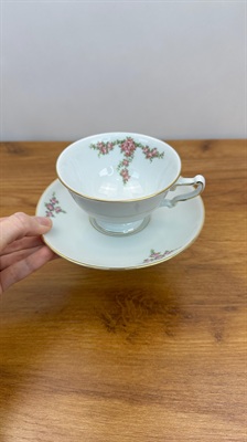 Vintage Heinrich Teacup and Saucer  H&C Bavaria -Rosalinda view 3
