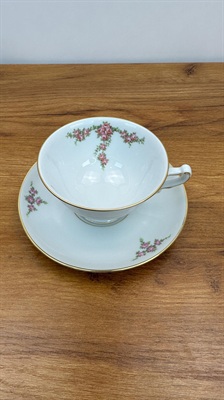 Vintage Heinrich Teacup and Saucer  H&C Bavaria -Rosalinda view 5