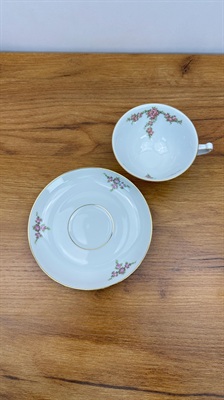 Vintage Heinrich Teacup and Saucer  H&C Bavaria -Rosalinda view 7