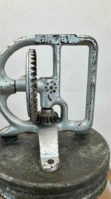 Vintage Dazey Butter Churn No. 60 | Dazey Churn & MFG. Co. ST Louis USA- 6-Quart view 3