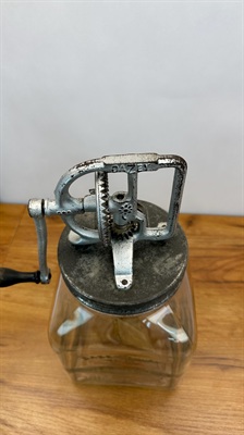 Vintage Dazey Butter Churn No. 60 | Dazey Churn & MFG. Co. ST Louis USA- 6-Quart view 4